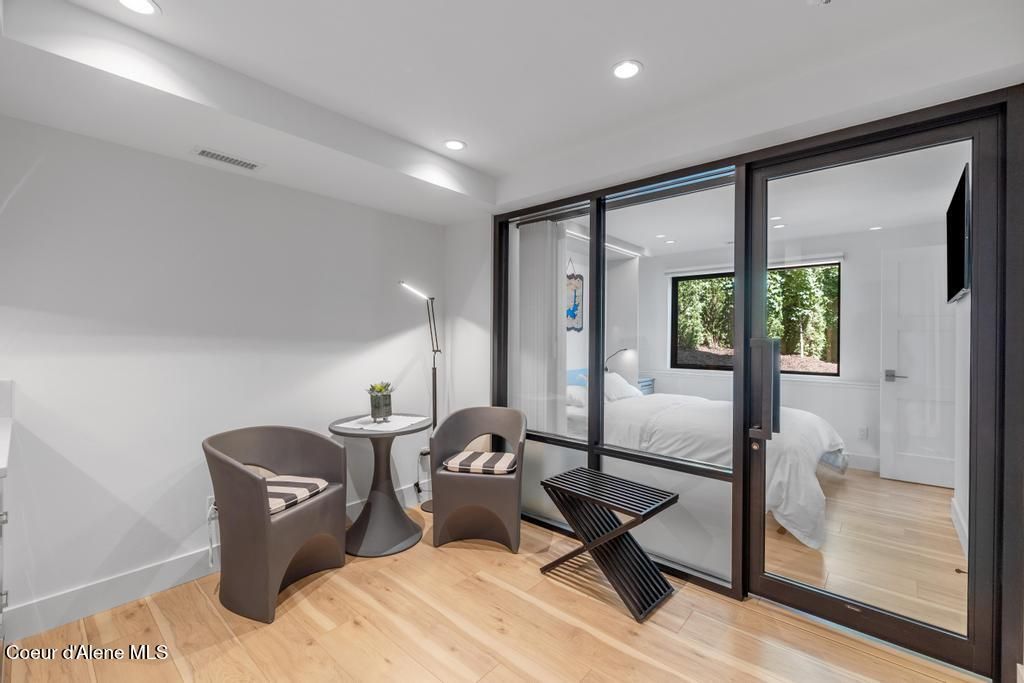 Address unavailable. photo 28