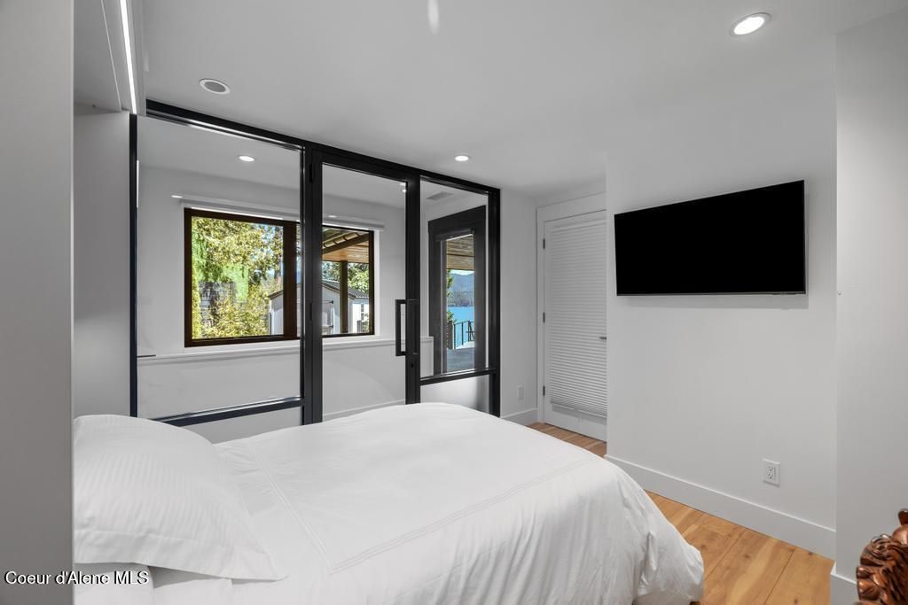 Address unavailable. photo 30