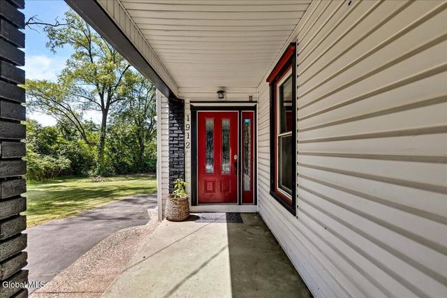 1912 Union Street, Niskayuna, NY 12309