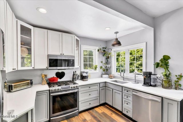 1912 Union Street, Niskayuna, NY 12309