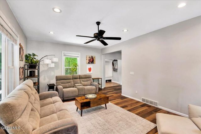 1912 Union Street, Niskayuna, NY 12309