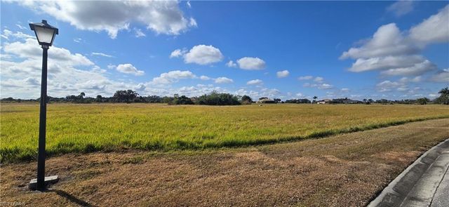 2029 Silk Bay BLVD, Alva, FL 33920