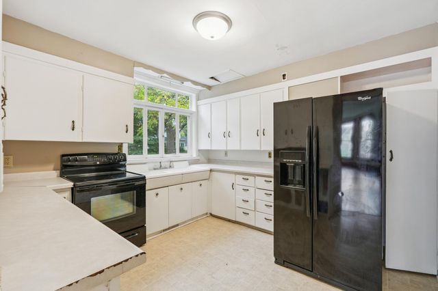 102 N 4th Street, River Falls, WI 54022