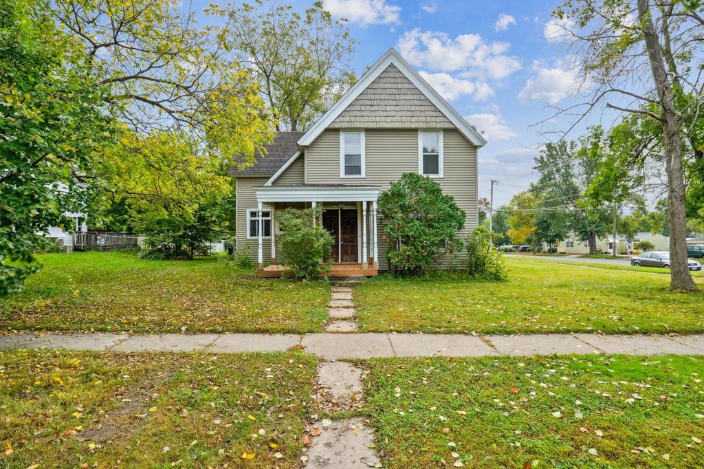 102 N 4th Street, River Falls, WI 54022