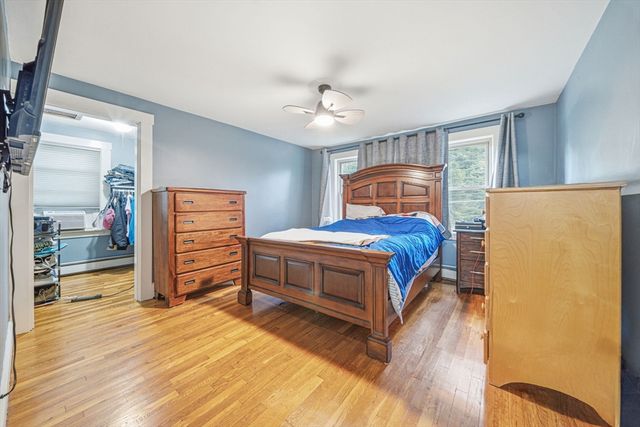 26 Hough Rd, Sutton, MA 01590