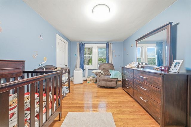 26 Hough Rd, Sutton, MA 01590