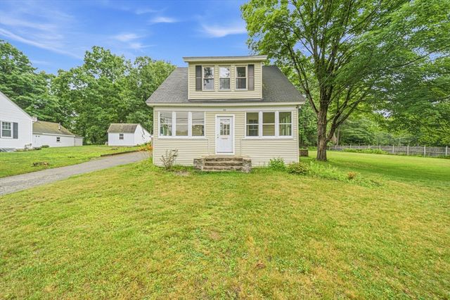 26 Hough Rd, Sutton, MA 01590
