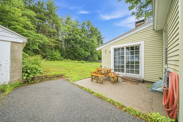 26 Hough Rd, Sutton, MA 01590