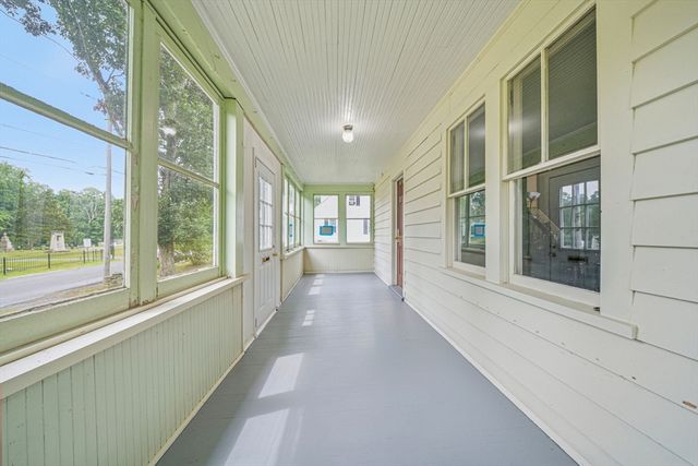 26 Hough Rd, Sutton, MA 01590