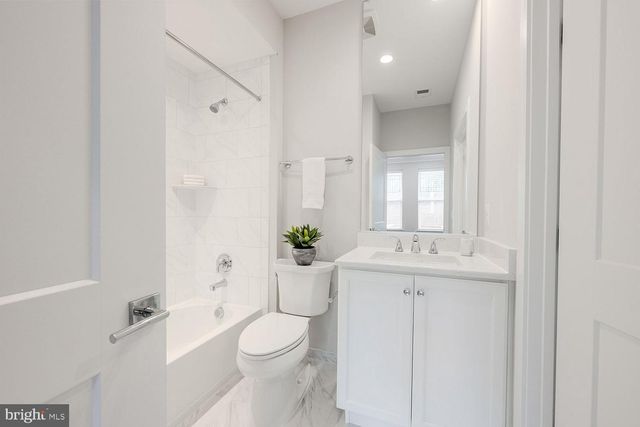 10326 GROSVENOR PL, North Bethesda, MD 20852