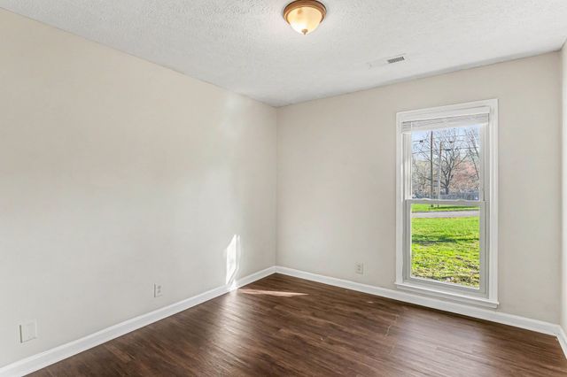 7303 Clearview Dr, Fairview, TN 37062