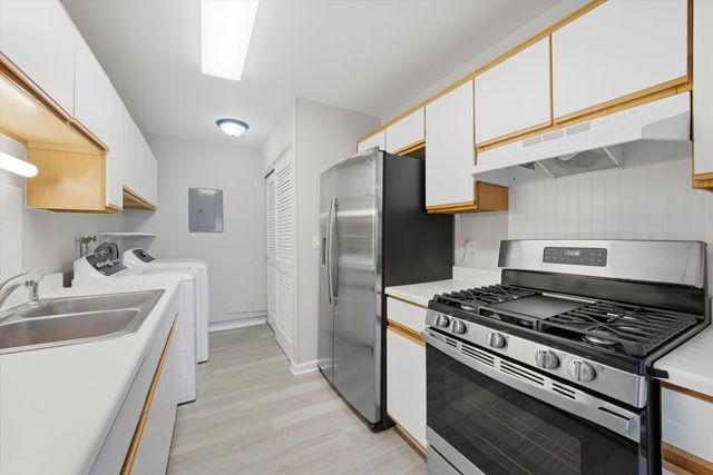 238 Algonquin Court D, Bolingbrook, IL 60440