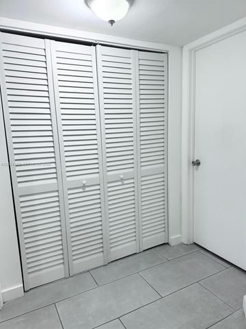 8333 Lake Dr 102, Doral, FL 33166