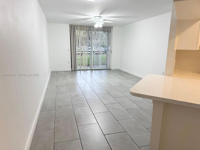 8333 Lake Dr 102, Doral, FL 33166