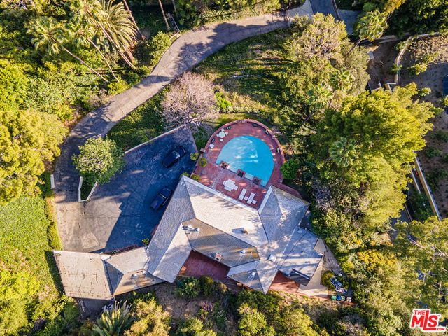 1114 Calle Vista Drive, Beverly Hills, CA 90210