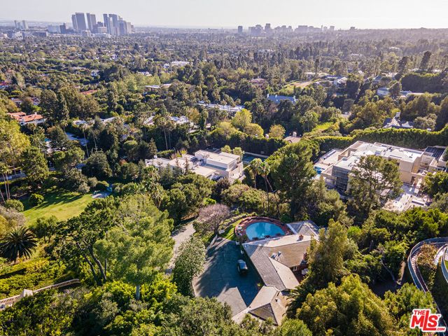 1114 Calle Vista Drive, Beverly Hills, CA 90210