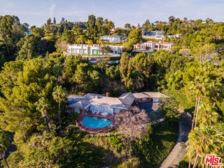 1114 Calle Vista Drive, Beverly Hills, CA 90210