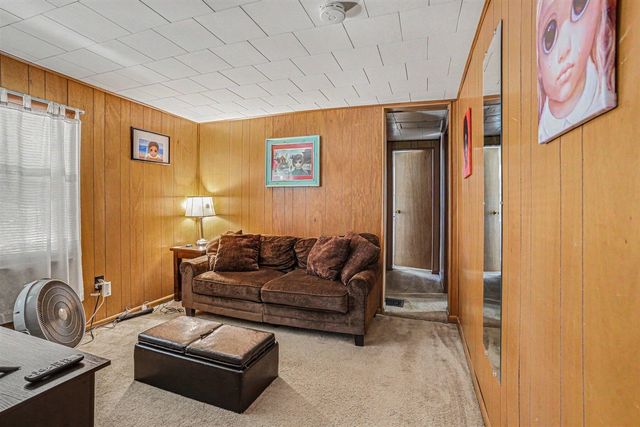 15 Church Street, Hartford, MI 49057