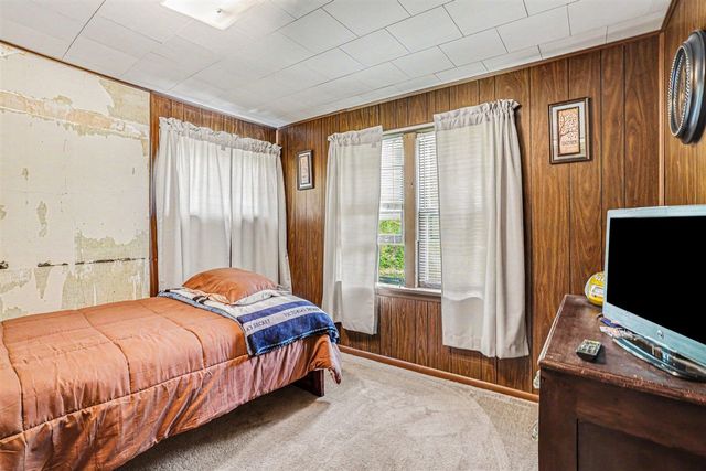 15 Church Street, Hartford, MI 49057