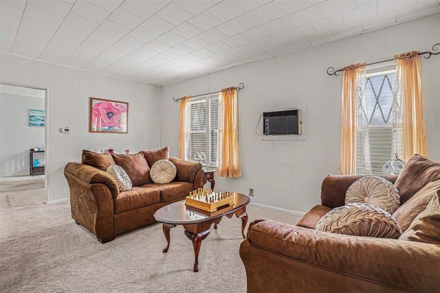 15 Church Street, Hartford, MI 49057