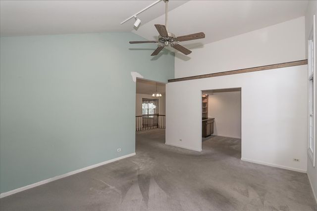 725 Deep Wood Court, Elk Grove Village, IL 60007