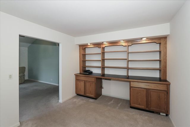 725 Deep Wood Court, Elk Grove Village, IL 60007