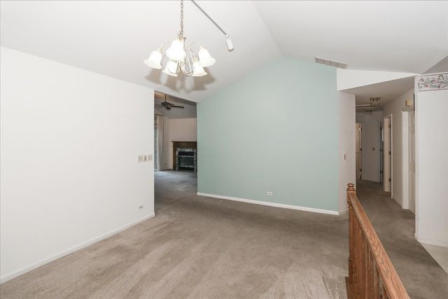 725 Deep Wood Court, Elk Grove Village, IL 60007