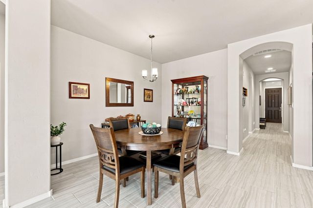 6329 Kestrel Drive NE, Rio Rancho, NM 87144