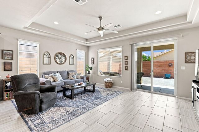 6329 Kestrel Drive NE, Rio Rancho, NM 87144