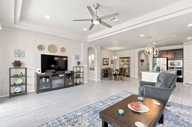 6329 Kestrel Drive NE, Rio Rancho, NM 87144