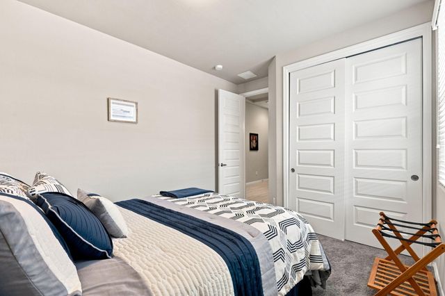 6329 Kestrel Drive NE, Rio Rancho, NM 87144