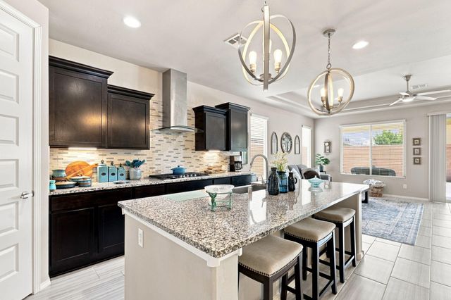 6329 Kestrel Drive NE, Rio Rancho, NM 87144