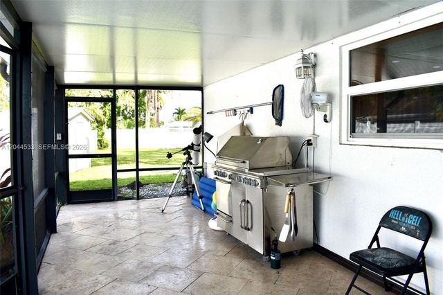9820 NW 7th St 0, Pembroke Pines, FL 33024