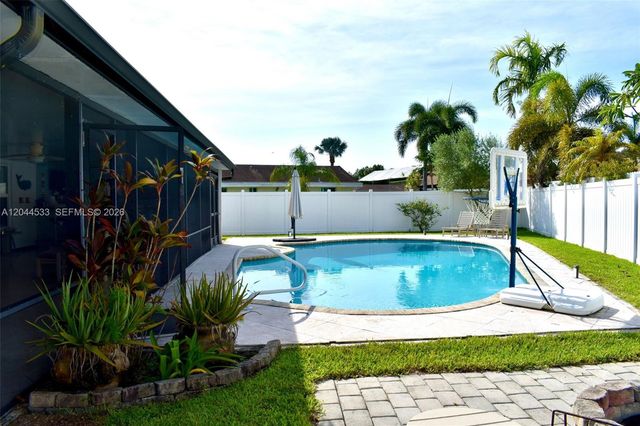 9820 NW 7th St 0, Pembroke Pines, FL 33024