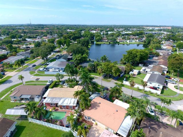 9820 NW 7th St 0, Pembroke Pines, FL 33024