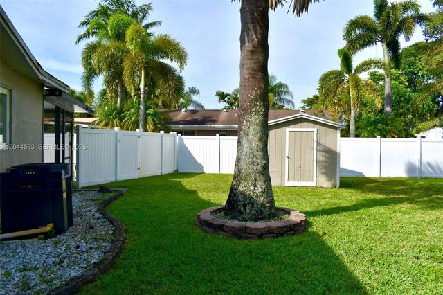 9820 NW 7th St 0, Pembroke Pines, FL 33024