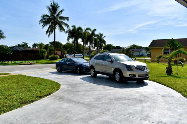 9820 NW 7th St 0, Pembroke Pines, FL 33024