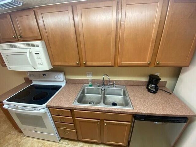 135 NW 5th Avenue 3, Delray Beach, FL 33444