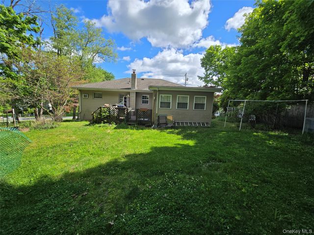 5 Beaverbrook Road, New Windsor, NY 12553