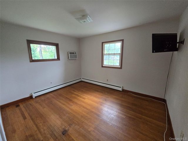5 Beaverbrook Road, New Windsor, NY 12553