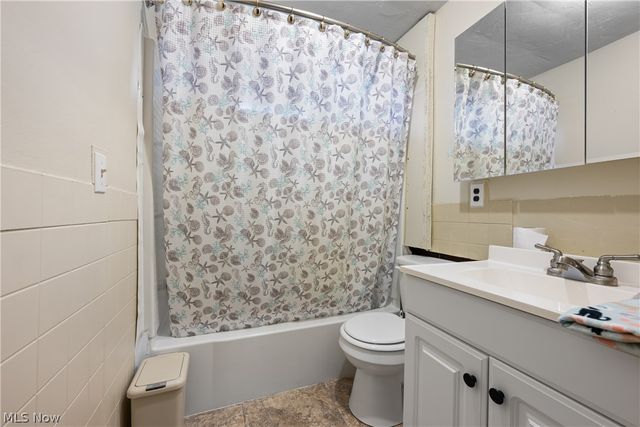 1726 Knox Boulevard, Akron, OH 44320