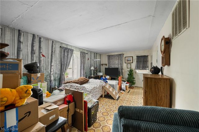 1726 Knox Boulevard, Akron, OH 44320