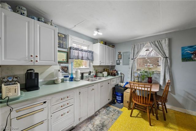 1726 Knox Boulevard, Akron, OH 44320