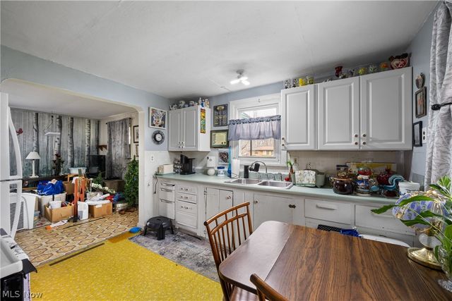 1726 Knox Boulevard, Akron, OH 44320