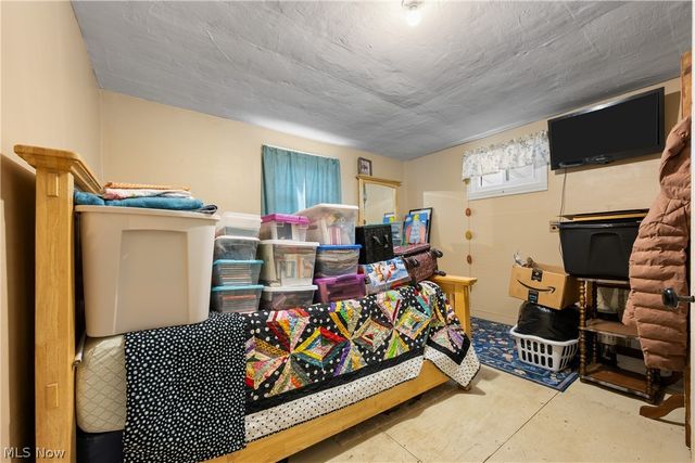 1726 Knox Boulevard, Akron, OH 44320