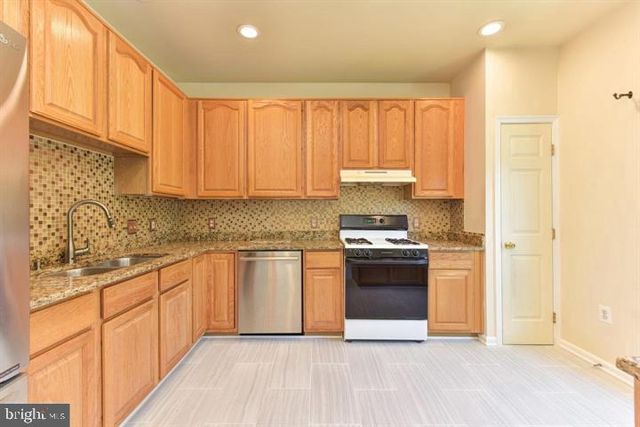 2454 SUGAR MILL WAY, Herndon, VA 20171