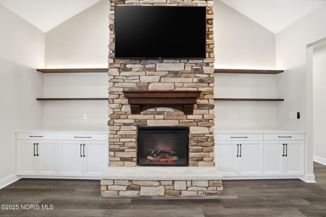 432 Linden Drive, Pemberville, OH 43450