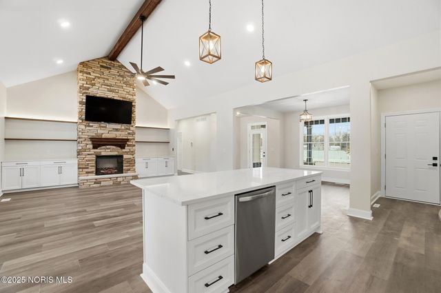 432 Linden Drive, Pemberville, OH 43450