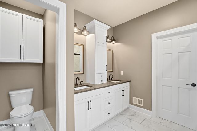 432 Linden Drive, Pemberville, OH 43450