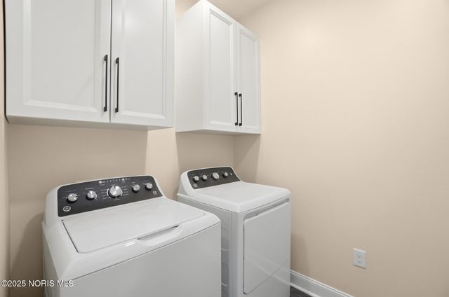 432 Linden Drive, Pemberville, OH 43450